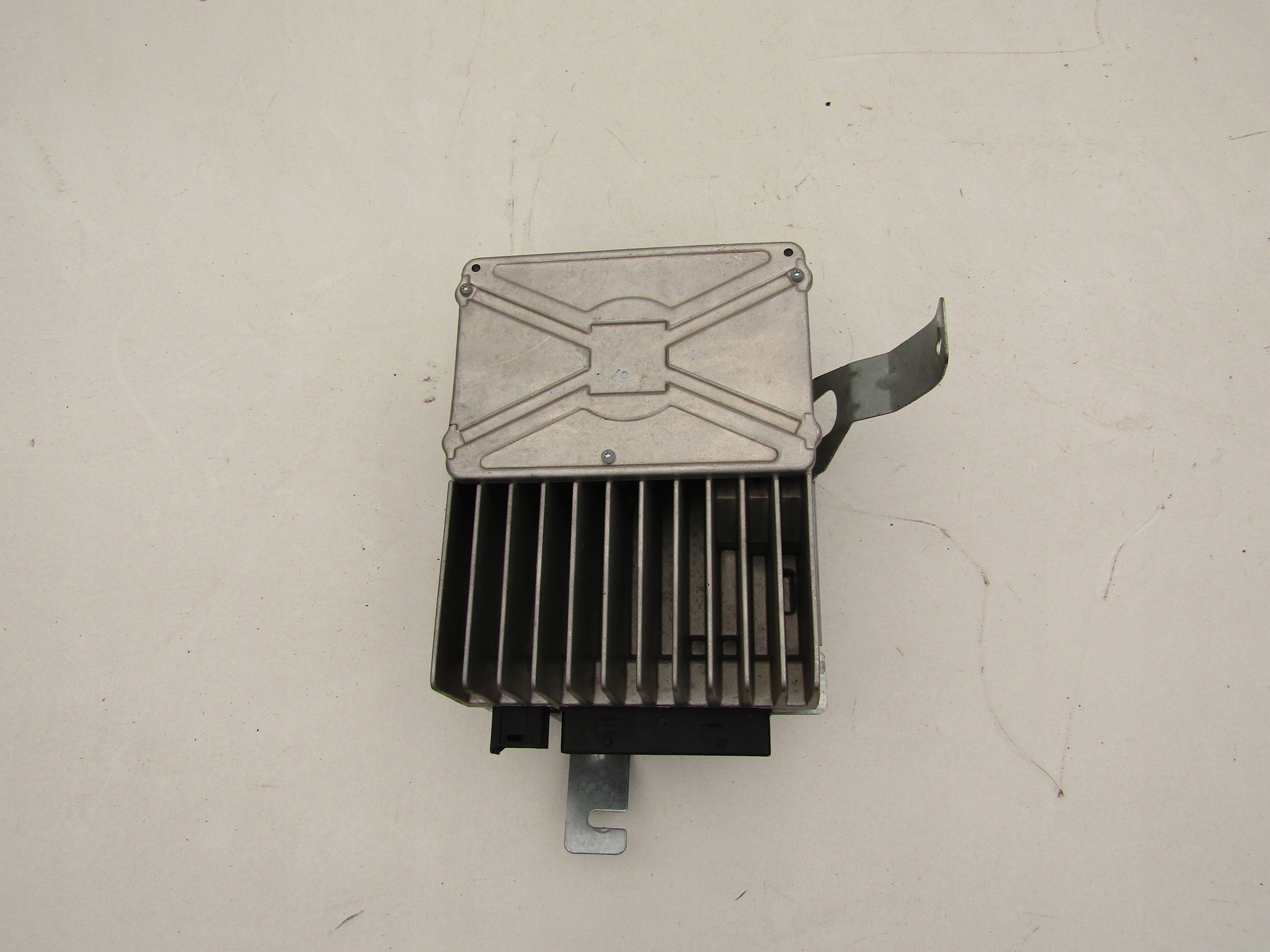 A2518209589 - MERCEDES GL X164 LIFT усилитель HARMAN KARDON