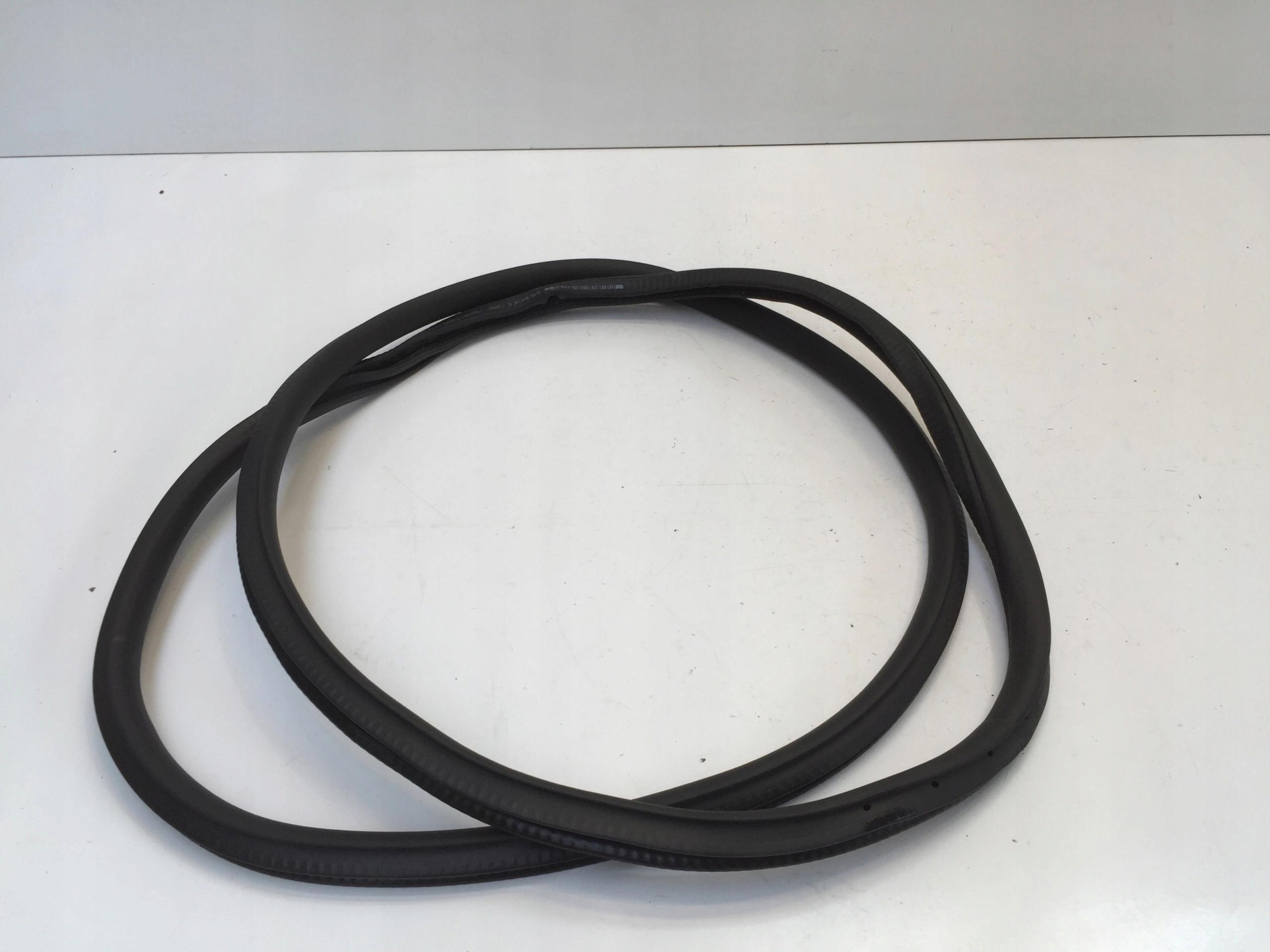 A2476921100 - MERCEDES GLA II H247 21R Ущільнювач дверей правий задній