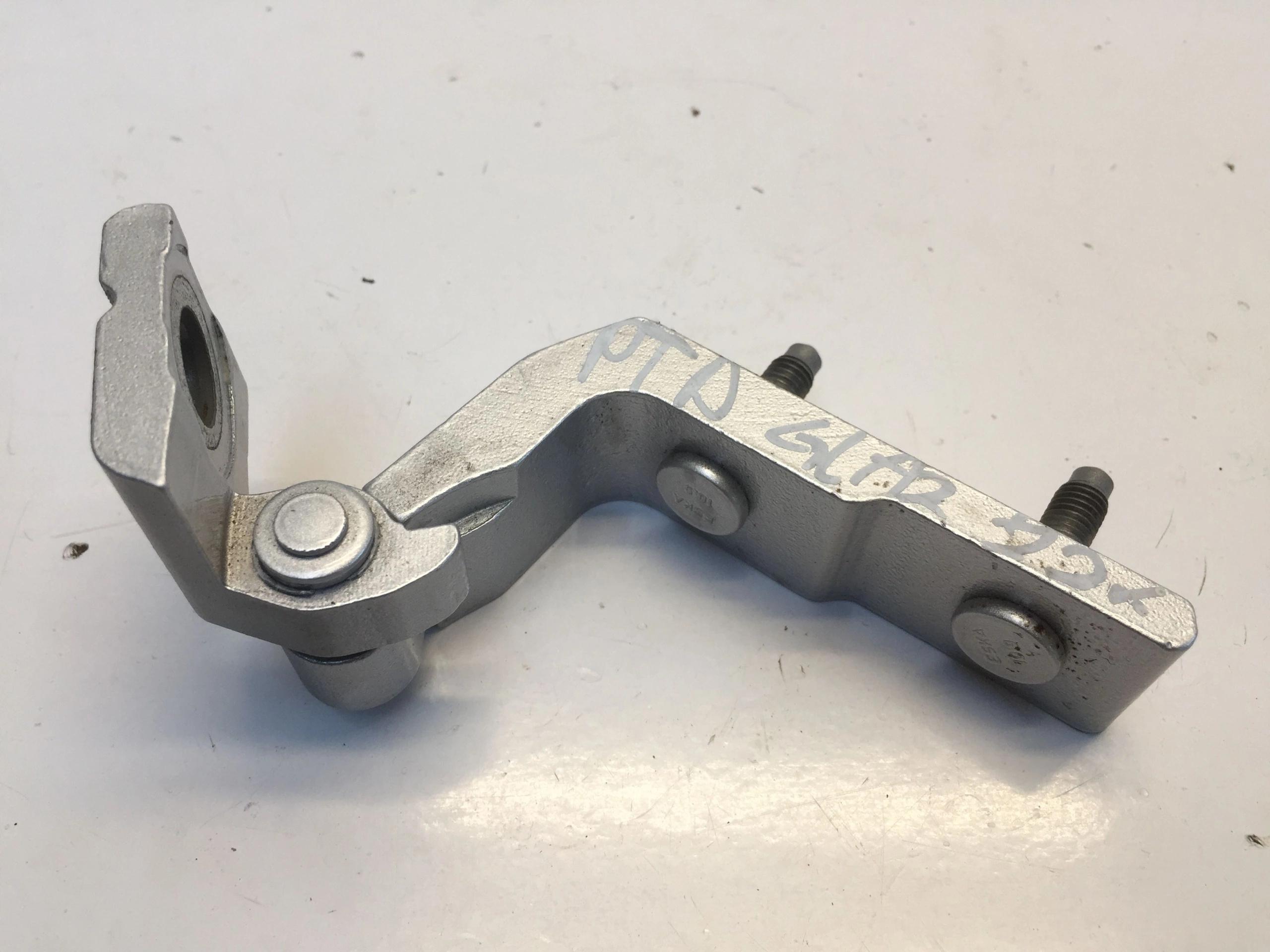 MERCEDES GLA II H247 дверна петля ліва задня нижня