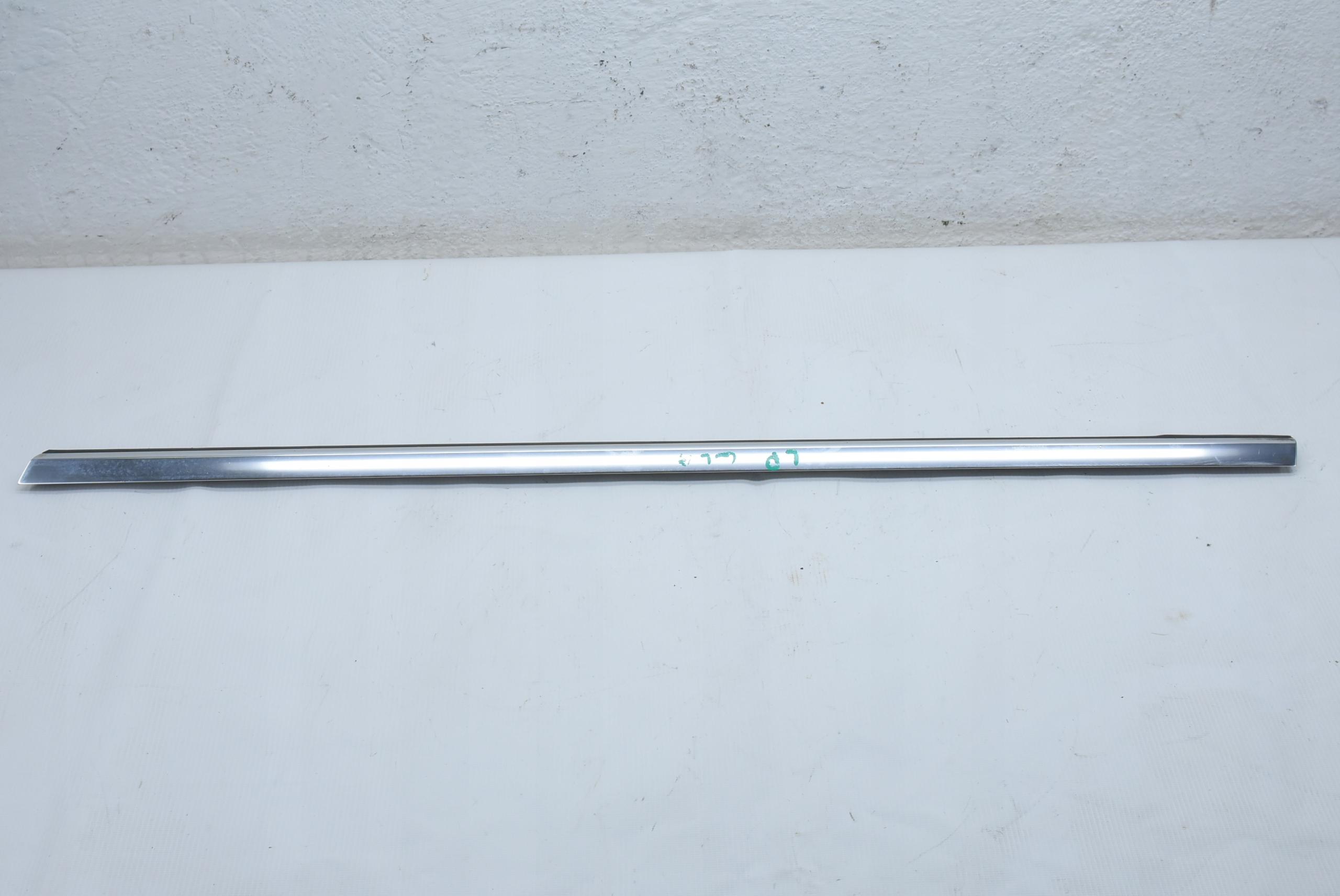 A1567260182 - MERCEDES GLA X156 передній лівий скребок