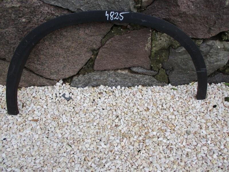 MERCEDES GLC A253 молдинг накладка крило переднє пр