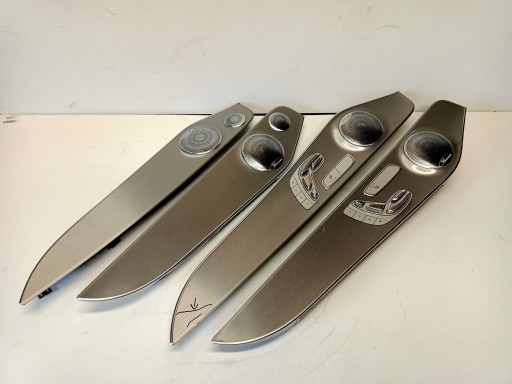 A2537301301 - ДЕКОРАЦИЯ ДВЕРИ MERCEDES GLC W253 BURMESTER