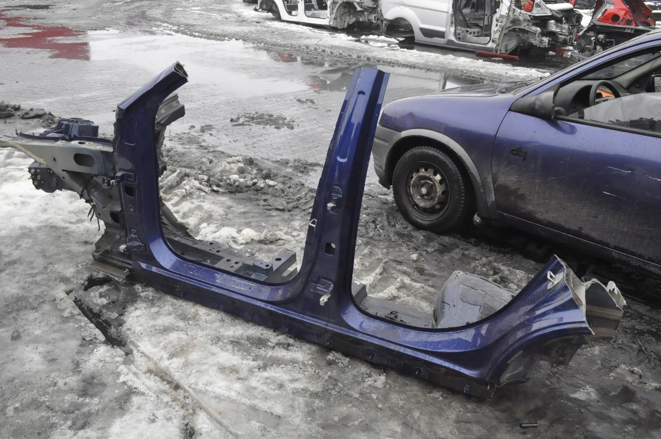 MERCEDES GLC X253 стойка порог левый весь длинный