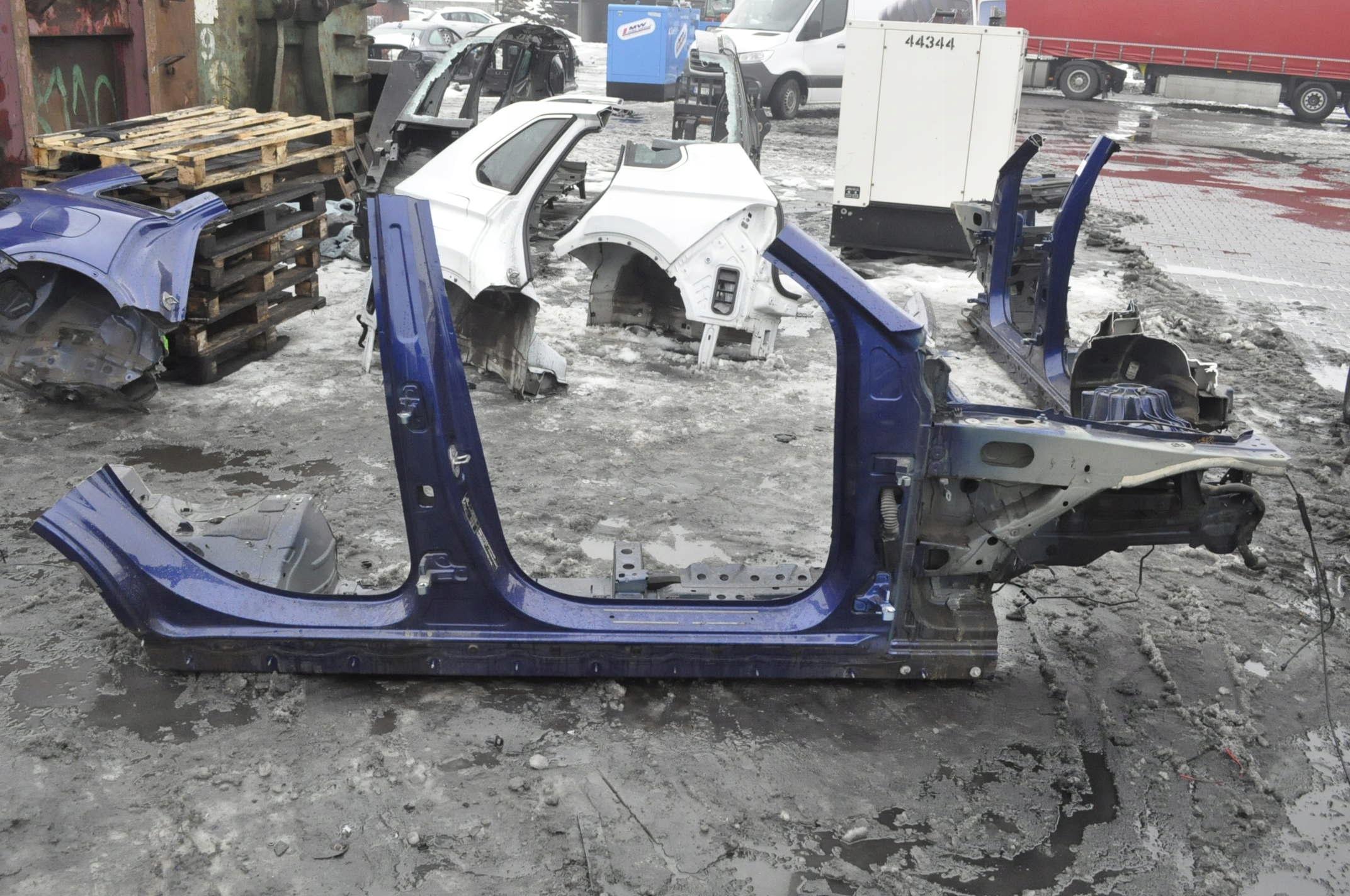 MERCEDES GLC X253 порог стойки правый весь длинный