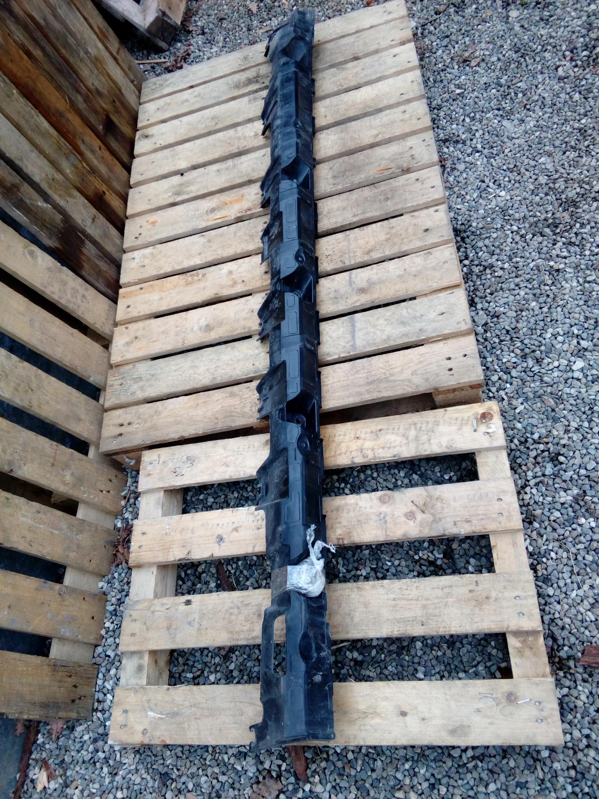 A2046980827 - MERCEDES GLK ПРАВЕ КРІПЛЕННЯ НАПРАВЛЯЮЧОЇ