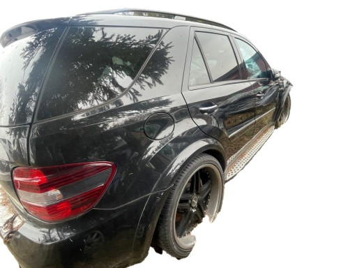 MERCEDES ML II W164 05-08 кузовное стекло задний правый