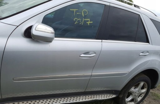 Mercedes ml w164 ліва вхідна двері c775