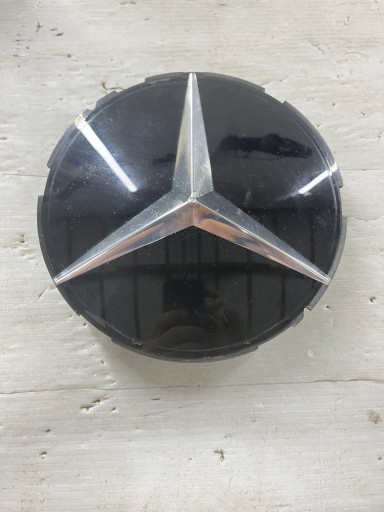 A1648880411 - ЗНАК ЭМБЛЕМА MERCEDES ML W164