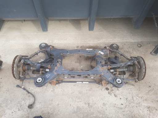 Mercedes ml w166 2.2 cdi задней подвесной балки