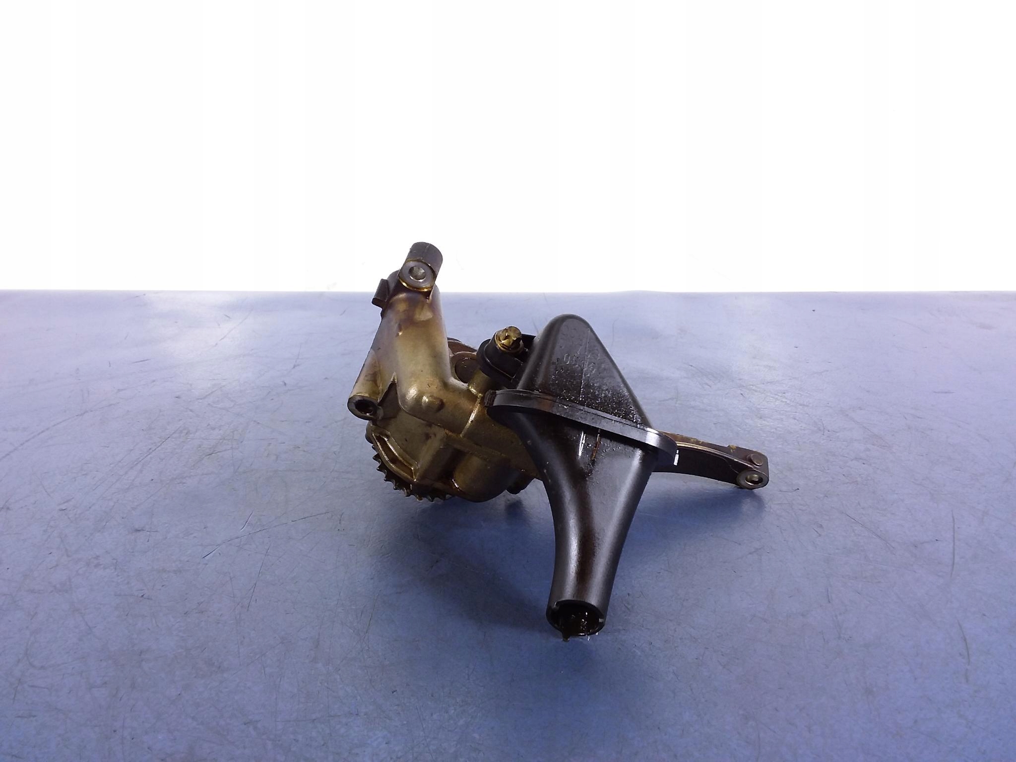 MERCEDES S W221 3.5 V6 масляный насос A2721800501