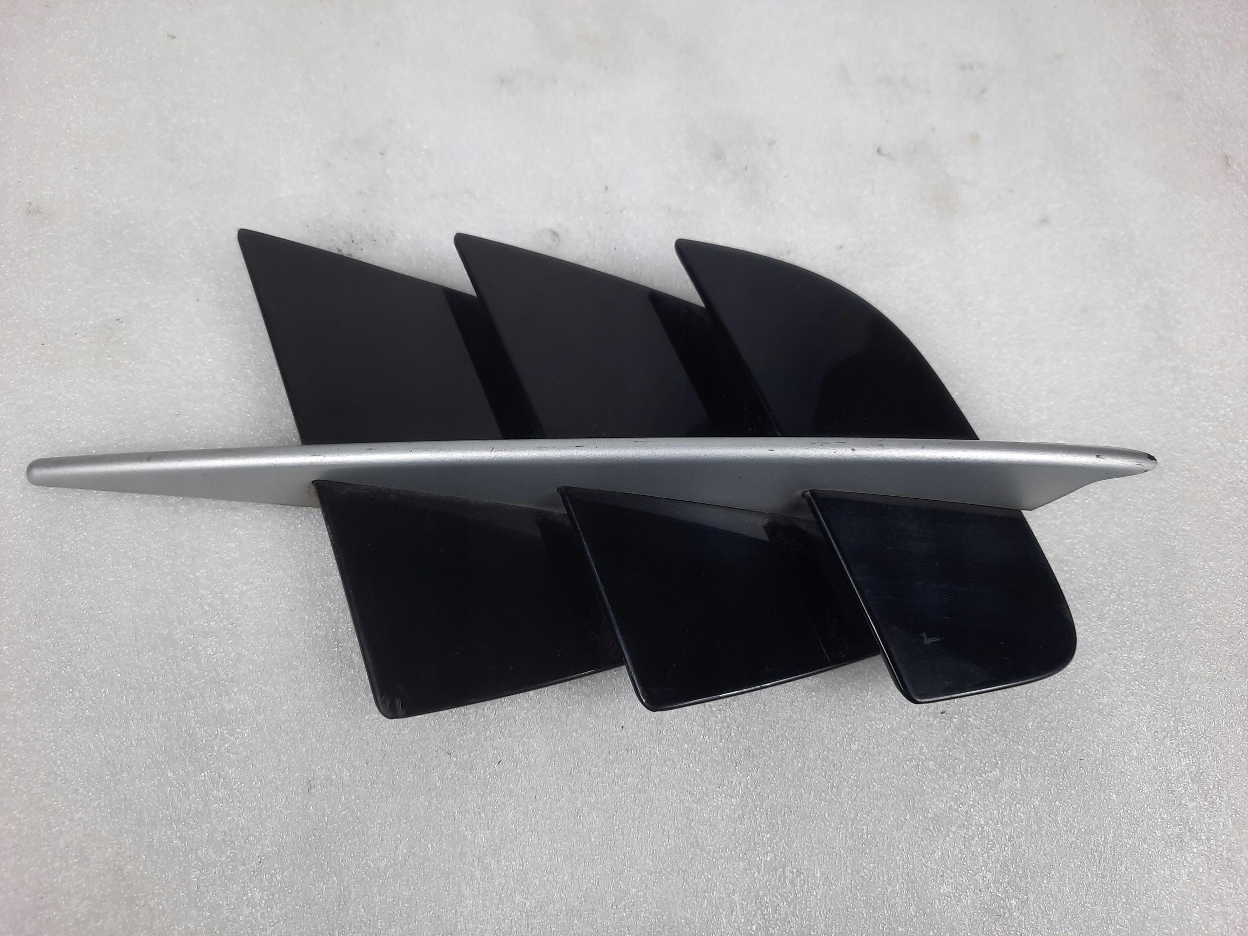 A2306900179 - MERCEDES SL R230 230 решітка впускна ліва