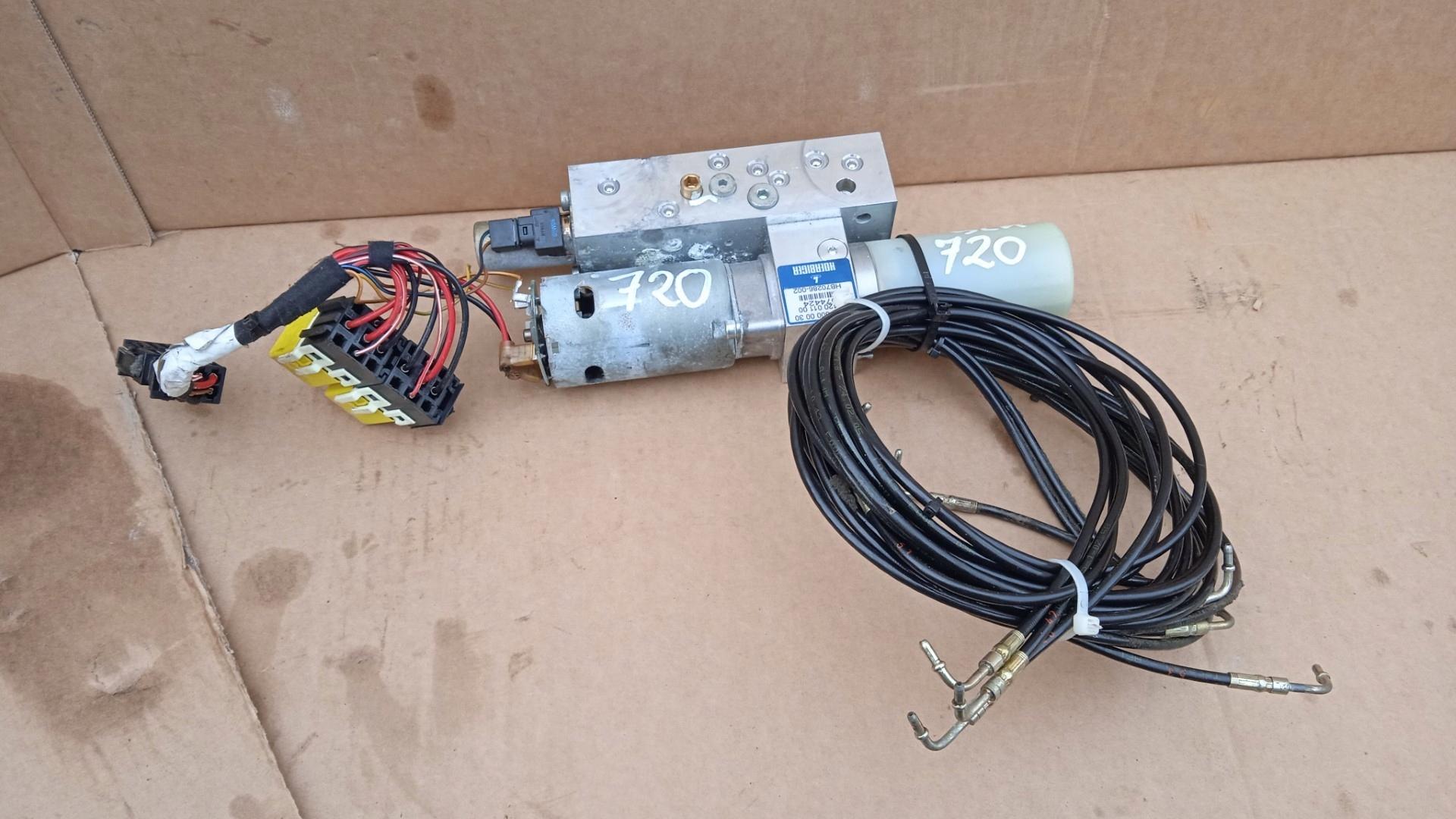 1 - MERCEDES SLK R171 насос крыши A1718000030