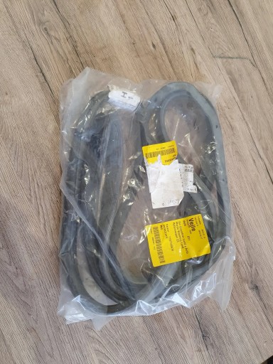 Mercedes W116 280SEL 350SEL 450SEL уплотнитель двери задний правый 1167300478