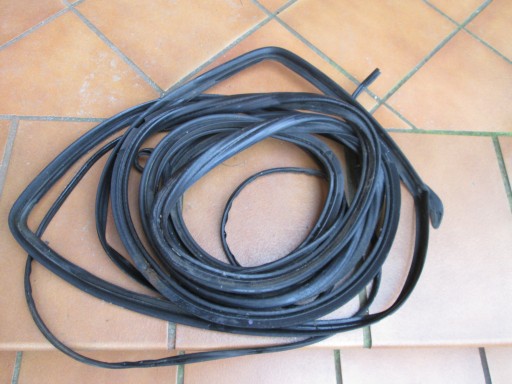 MERCEDES W124 e седан ущільнення заднього скла задній