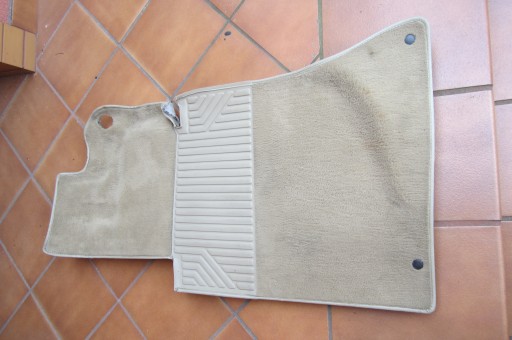 MERCEDES W124 E КИЛИМ КИЛИМКИ ОБбивка ПІДЛОГИ ПЕРЕДНІ БЕЖЕВІ