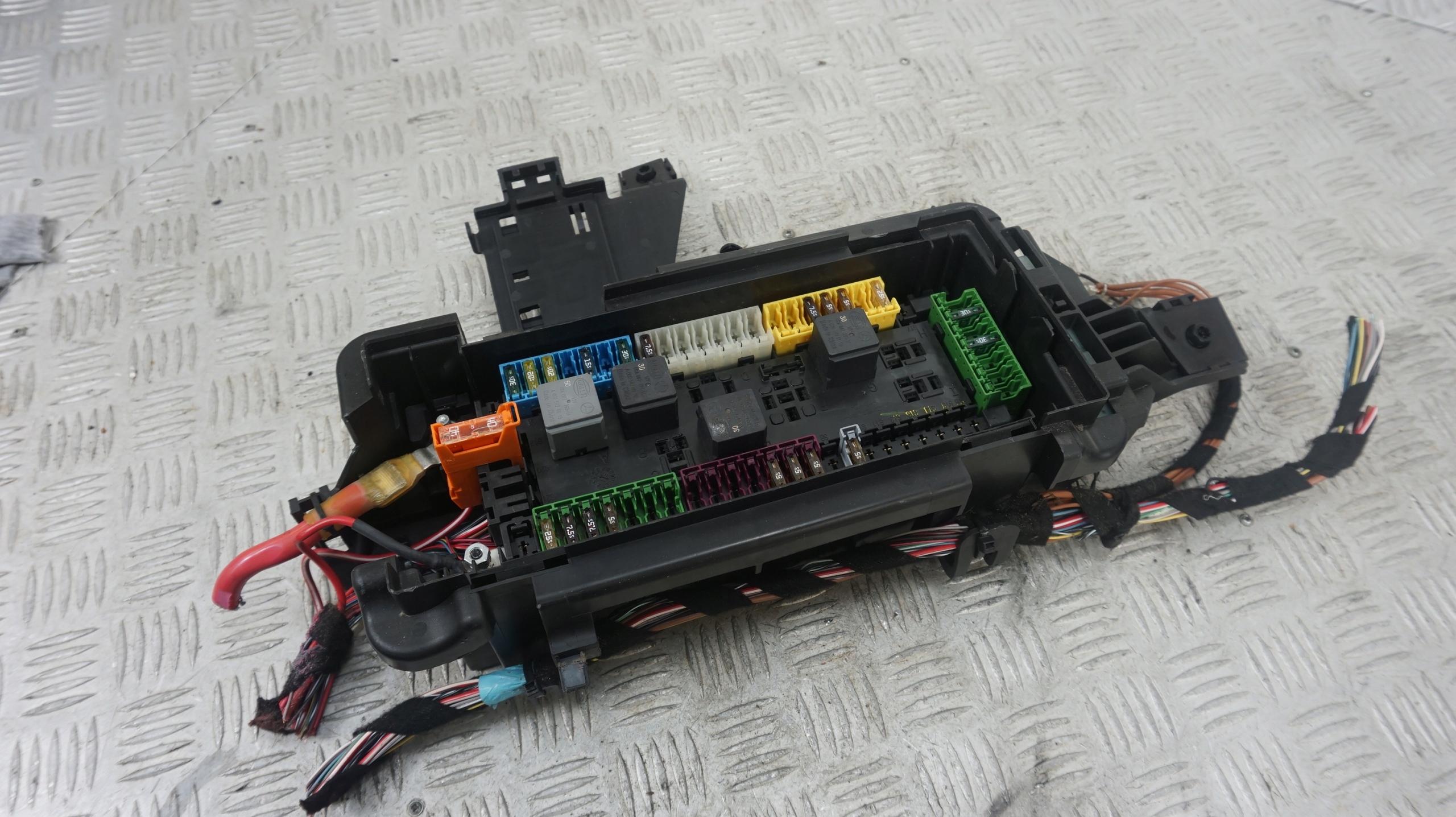 MERCEDES W166 блок запобіжників