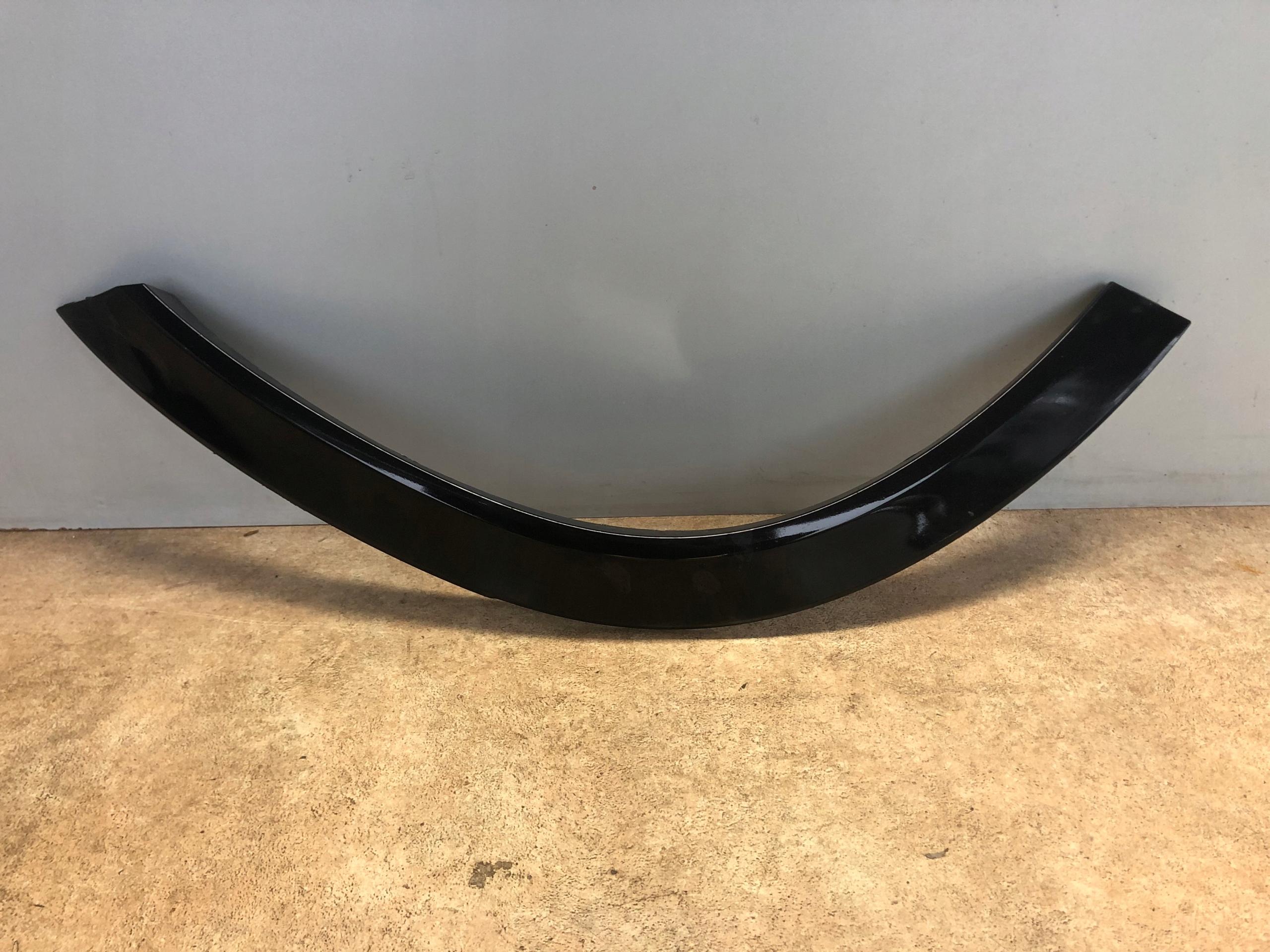 Mercedes W167 Бризговики лівий задній a1678840700