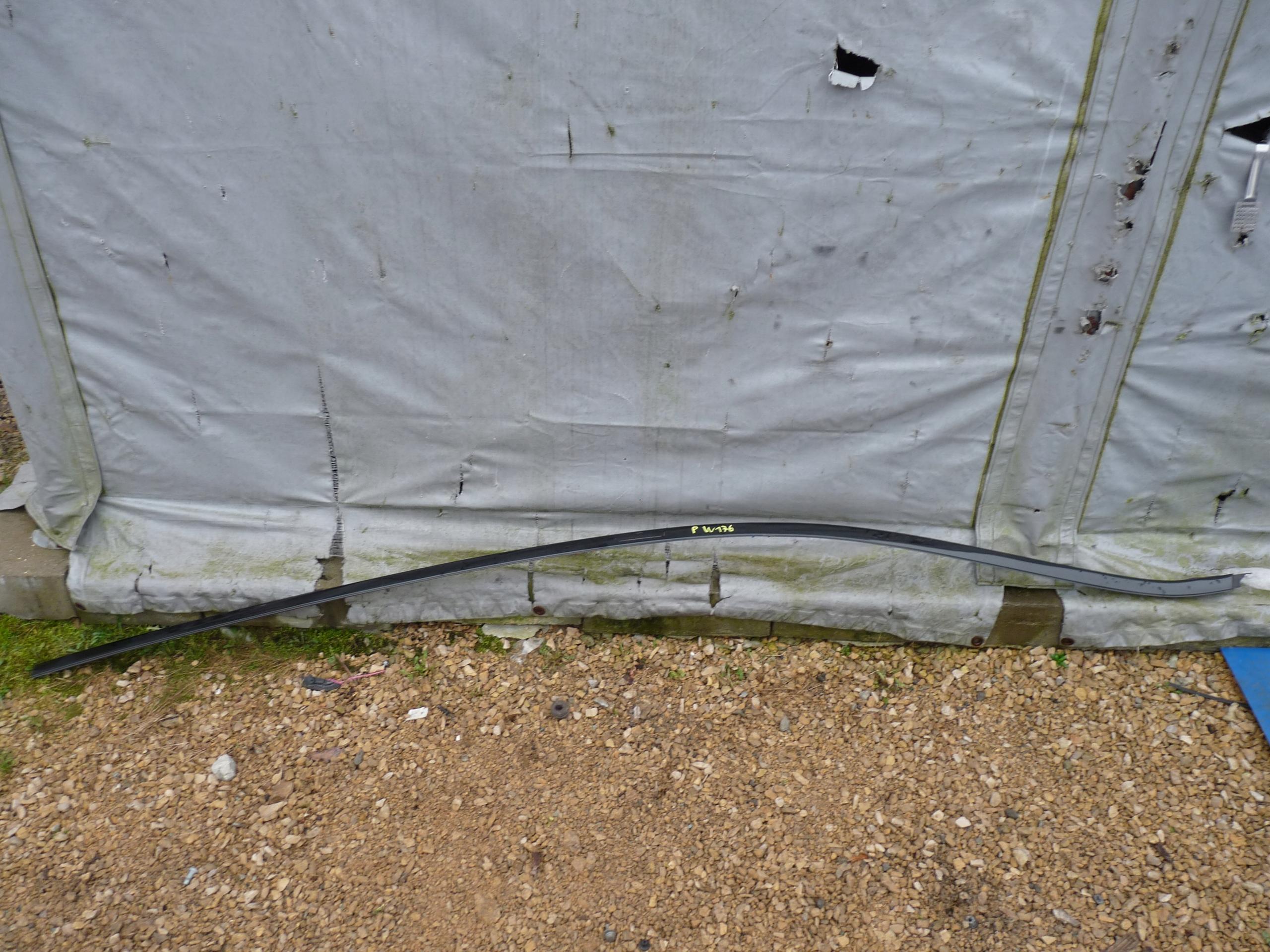 MERCEDES W176 рейка даху права