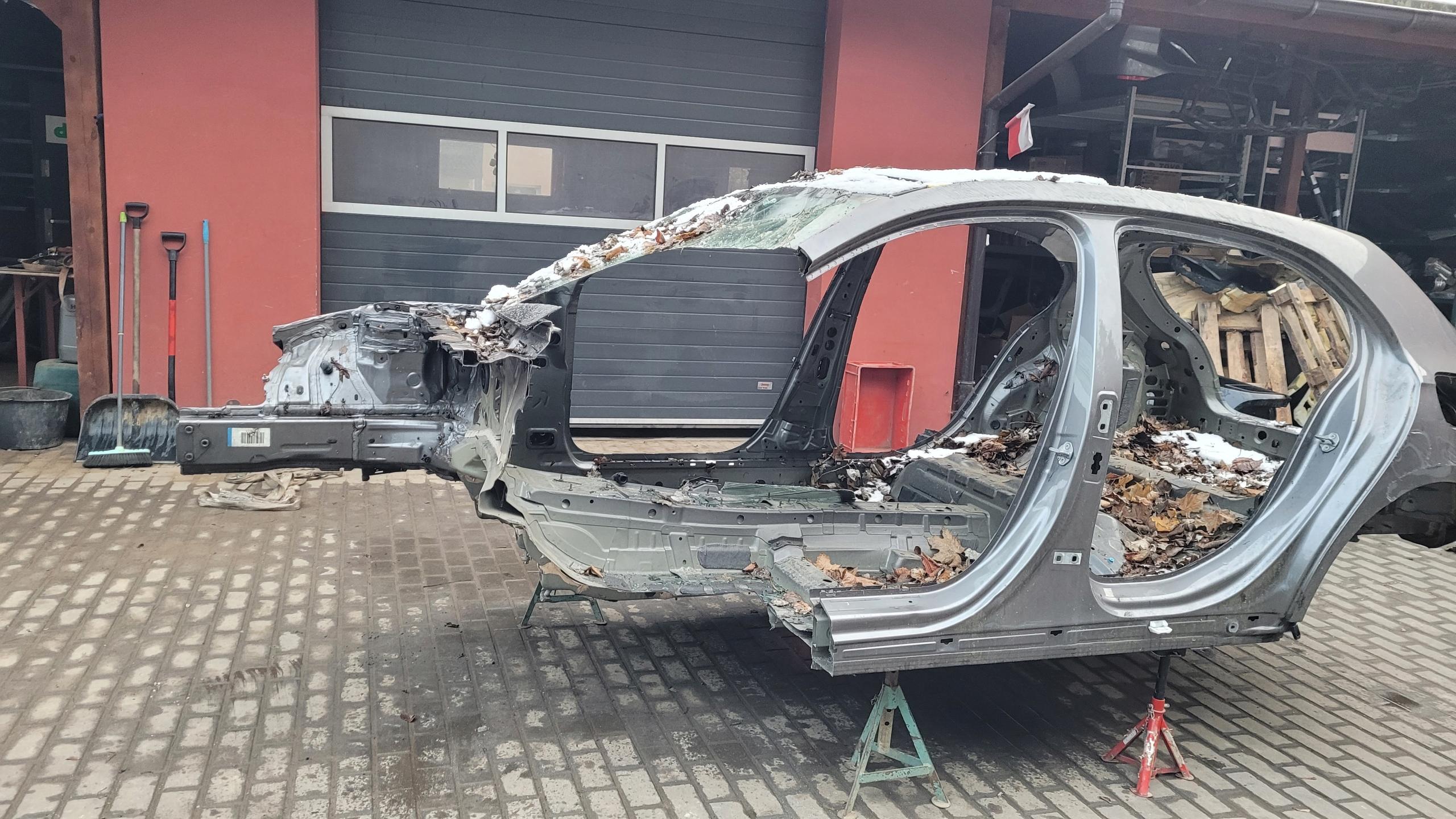 MERCEDES W177 19R лонжерон Правий передній крило