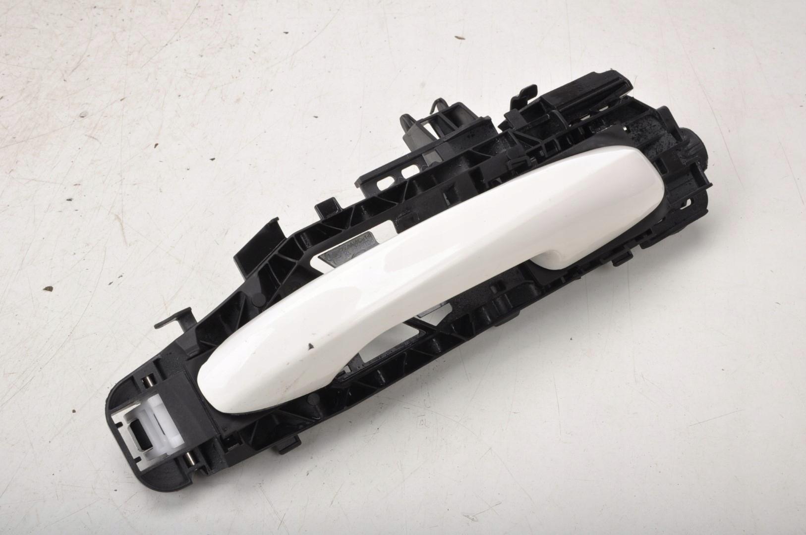 MERCEDES W177 наружная ручка двери правая задняя