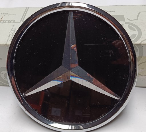 A0008880000 - Эмблема mercedes w177 w213 w205 w257 w247 w118 distronic
