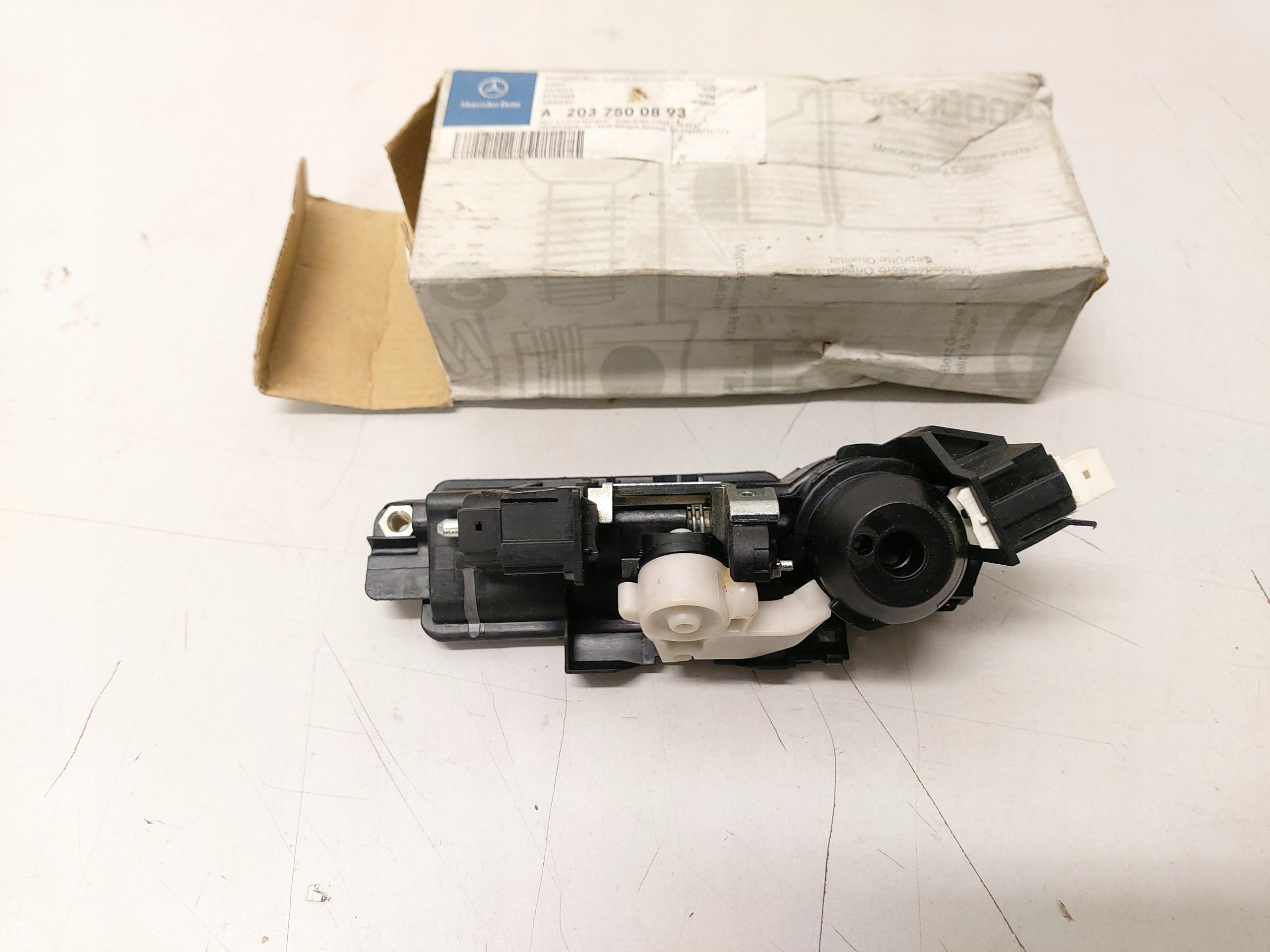 A2037500893 - Мерседес W203 W211 R171 C209 C219 ручка задней двери