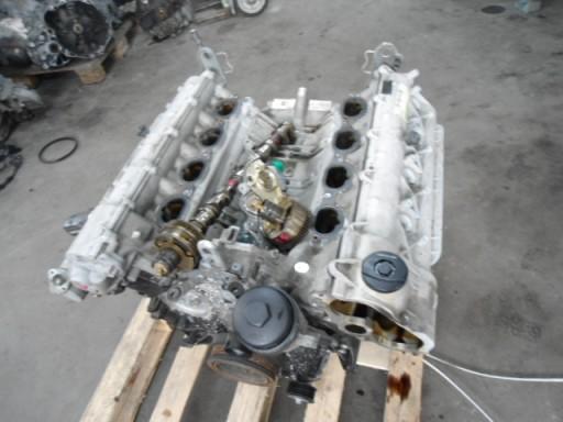 MERCEDES W204 6.3 AMG ГОЛОВКА ПРАВАЯ