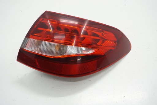 Mercedes W205 15R правая лампа W2059060003