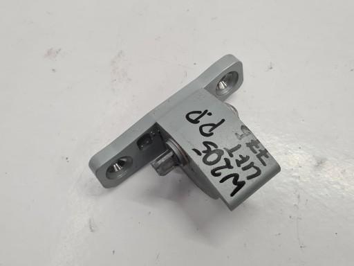 MERCEDES W205 18R дверная петля правая передняя 775