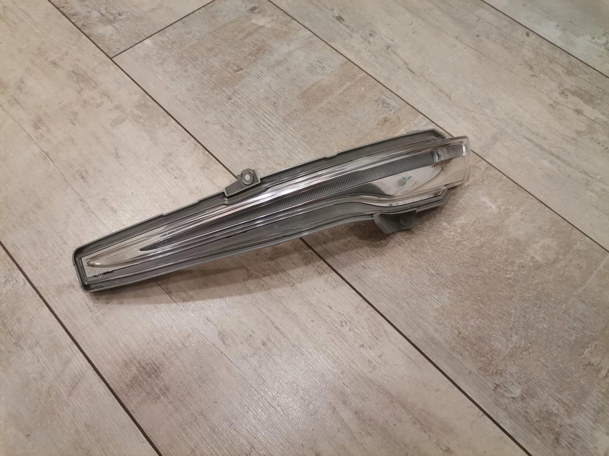 MERCEDES W205 покажчик повороту дзеркала правий сірий