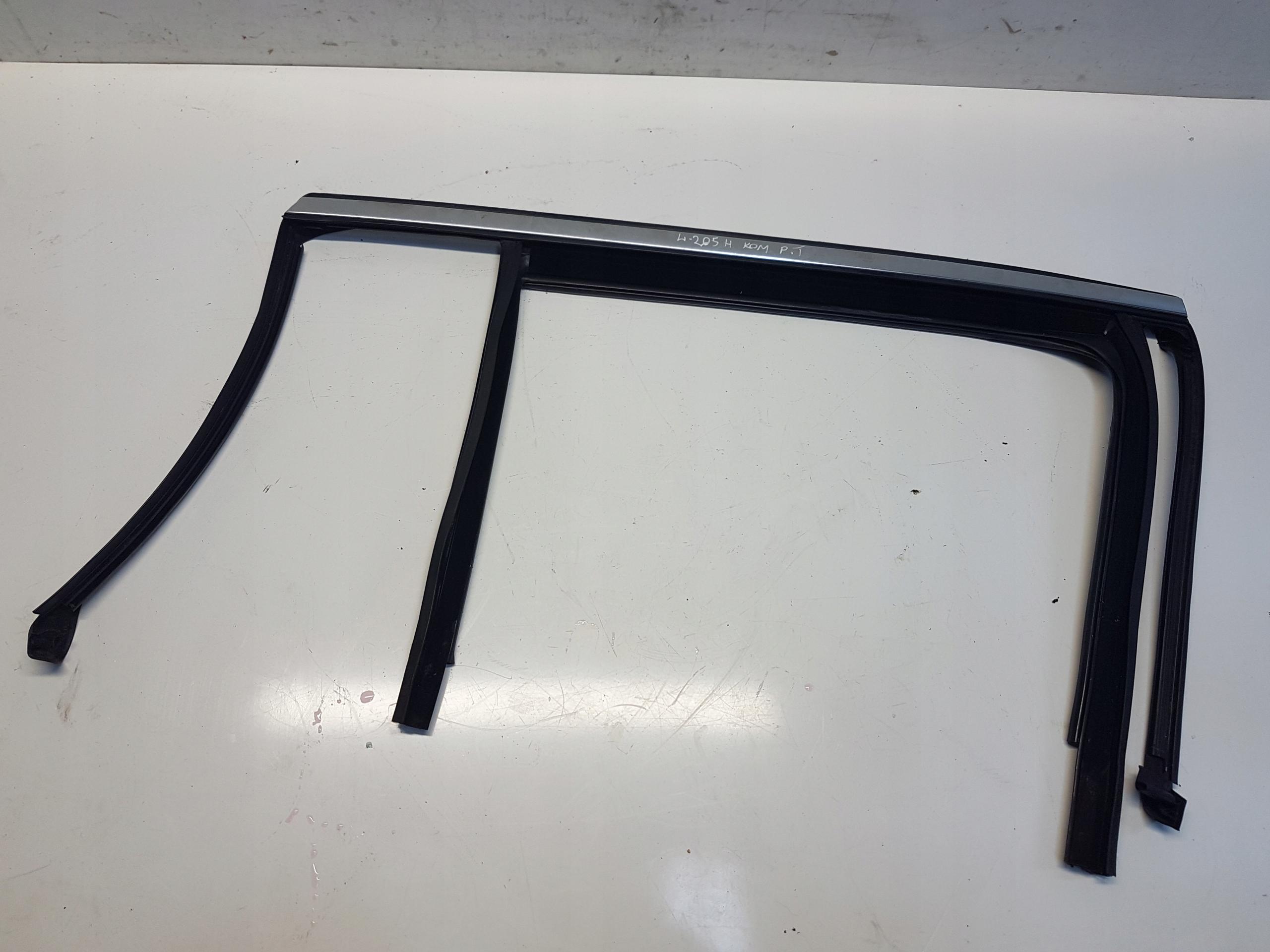 MERCEDES W205 ком ущільнення скла двері права задня