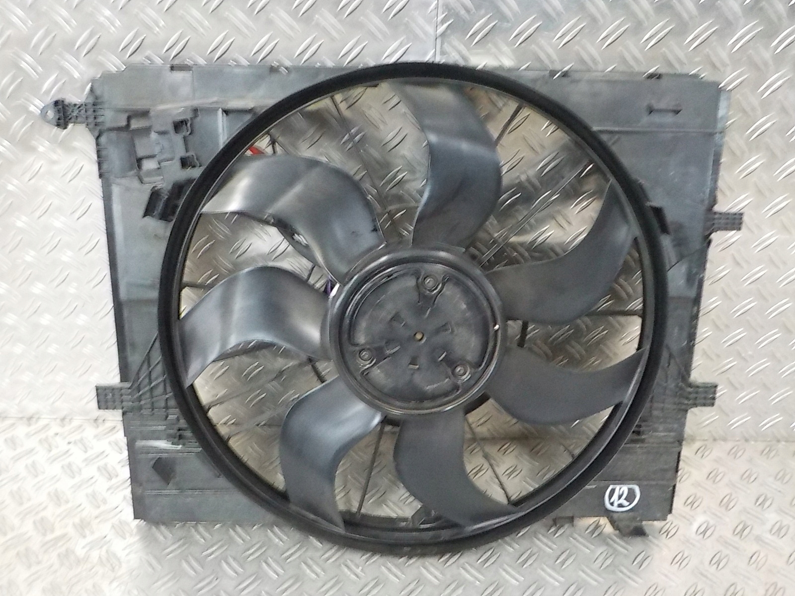 A0999063802 - MERCEDES W205 W213 W910 W447 вентилятор радиатора