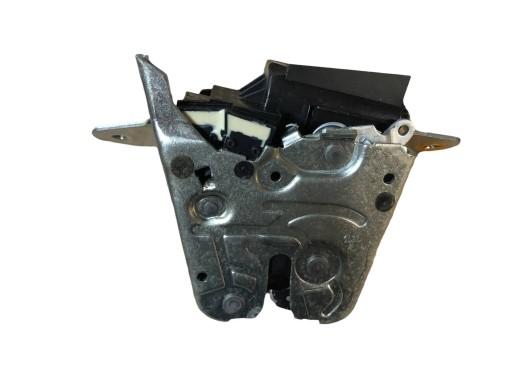 099 740 - MERCEDES W205 замок закрылка 09974005600