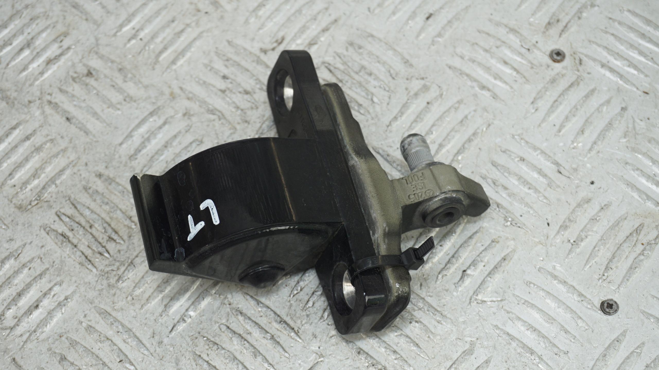 MERCEDES W205 петлі двері лівий задній комплект 040