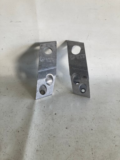 23r - ОПОРА РАДИАТОРА MERCEDES W206 C220 ЛЕВАЯ ПРАВАЯ A0995011300 A0995011400