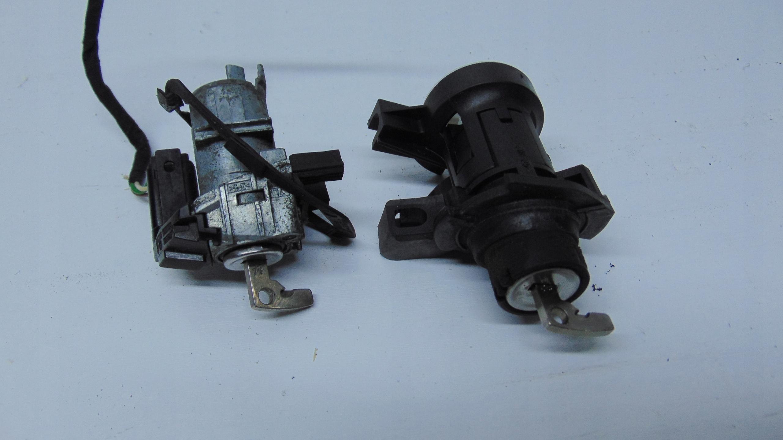 W204 - / MERCEDES W207 вставка замка 2 x ключ