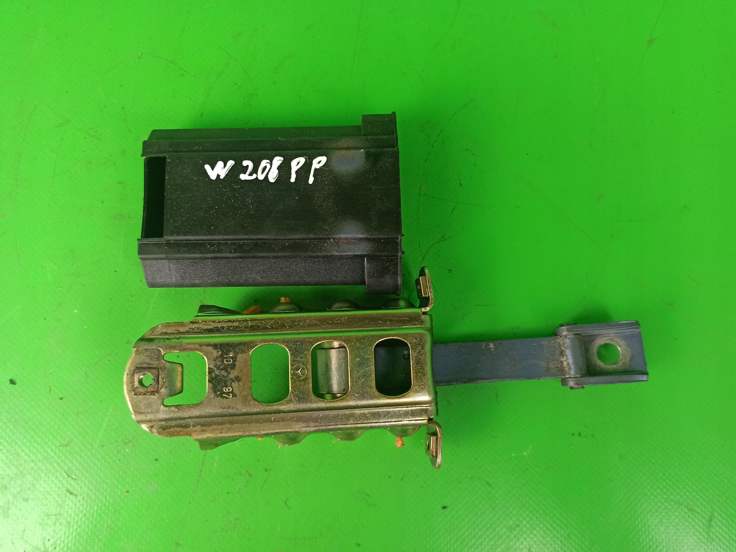 MERCEDES W208 CLK Обмежувач дверей правий лівий