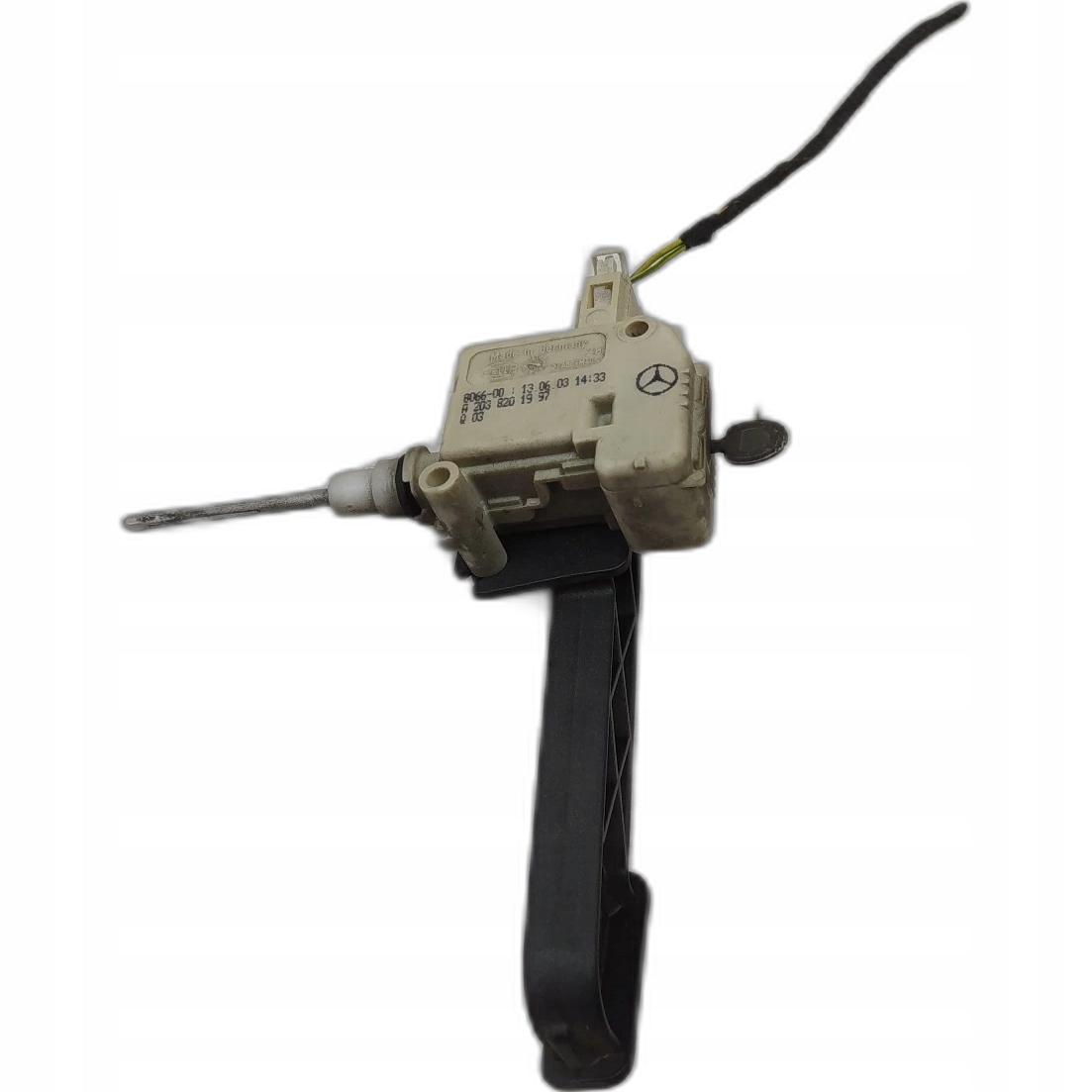 MERCEDES W209 привод сальника заливной горловины A2038201997