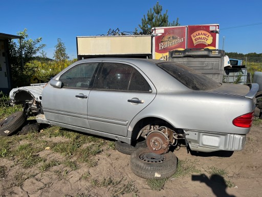 MERCEDES W210 E КЛАСС 210 ИДЕАЛЬНЫЕ ДВЕРИ В КОМПЛЕКТЕ ЗАДНЯЯ ПРАВАЯ 744