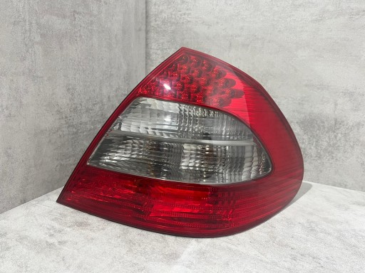 Mercedes W211 Lift Задняя лампа правой задний седан BDB Светодиод A2118202664