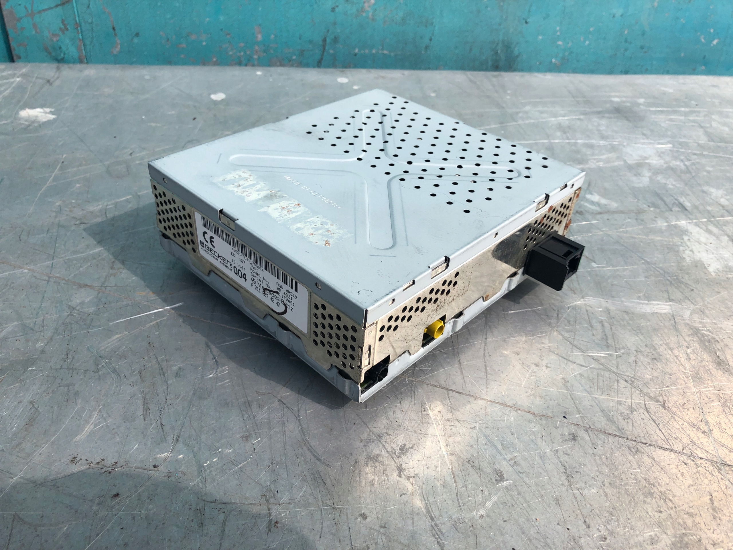 MERCEDES W211 модуль усилитель тюнер A2118274242