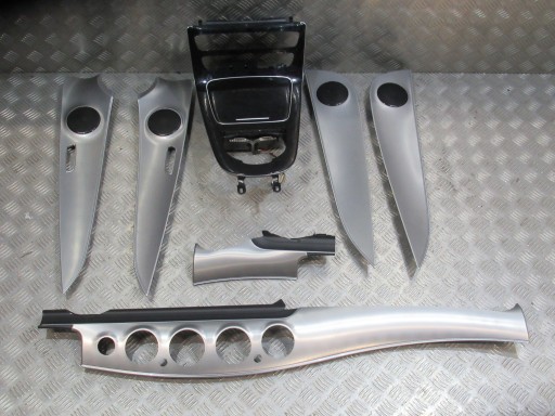 КОМПЛЕКТ ДЕКОРИРОВАНИЯ ДВЕРНОЙ КОНСОЛИ MERCEDES W213