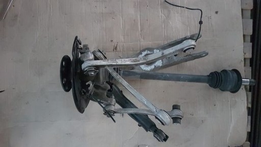 Mercedes w213 w238 заглушка підвіски важелі права задня