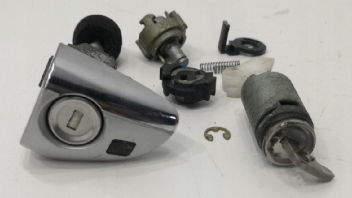 MERCEDES W215 вставка замка левый ключ EU