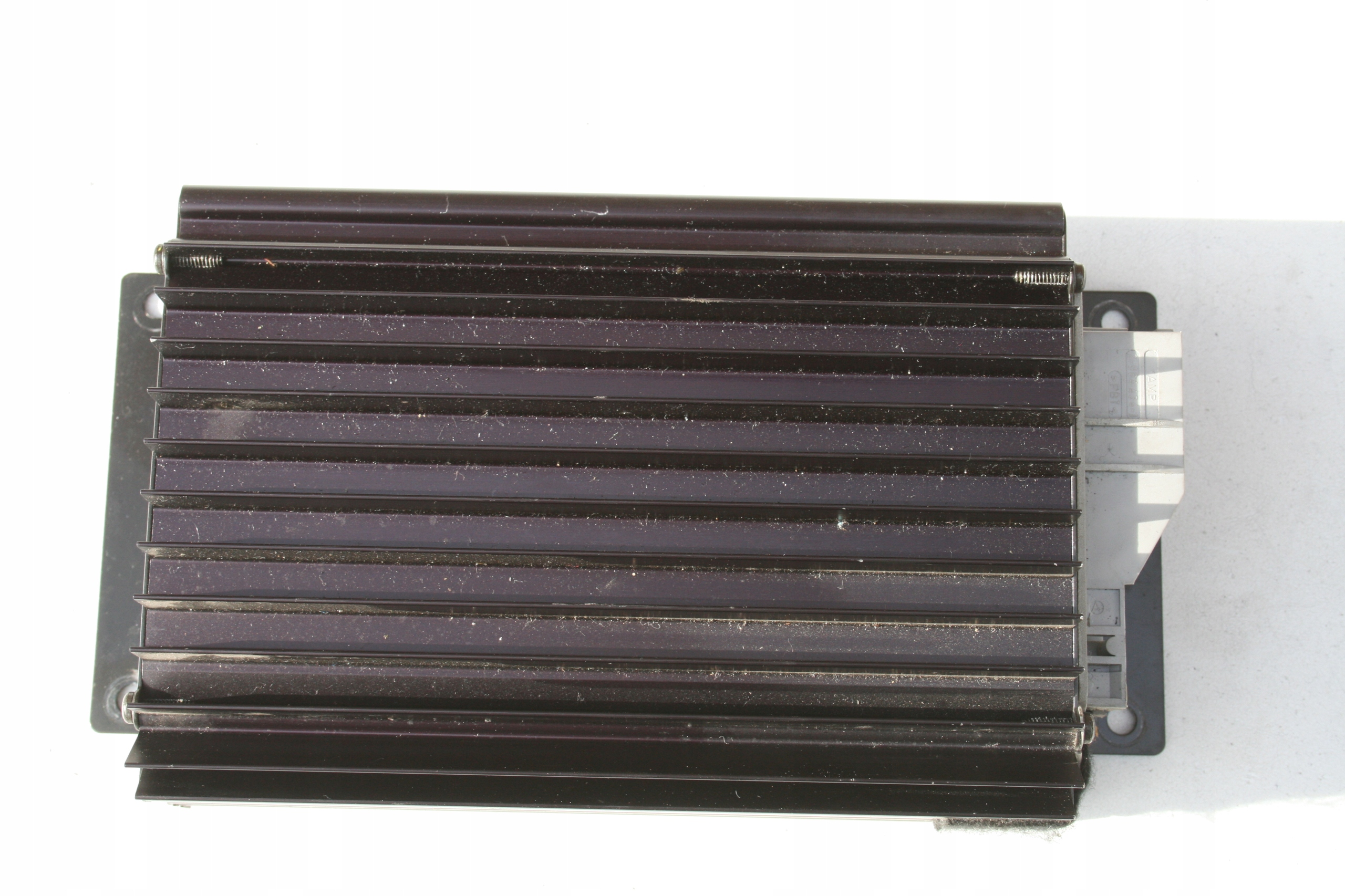 2208200289 - MERCEDES W220 усилитель BOSE