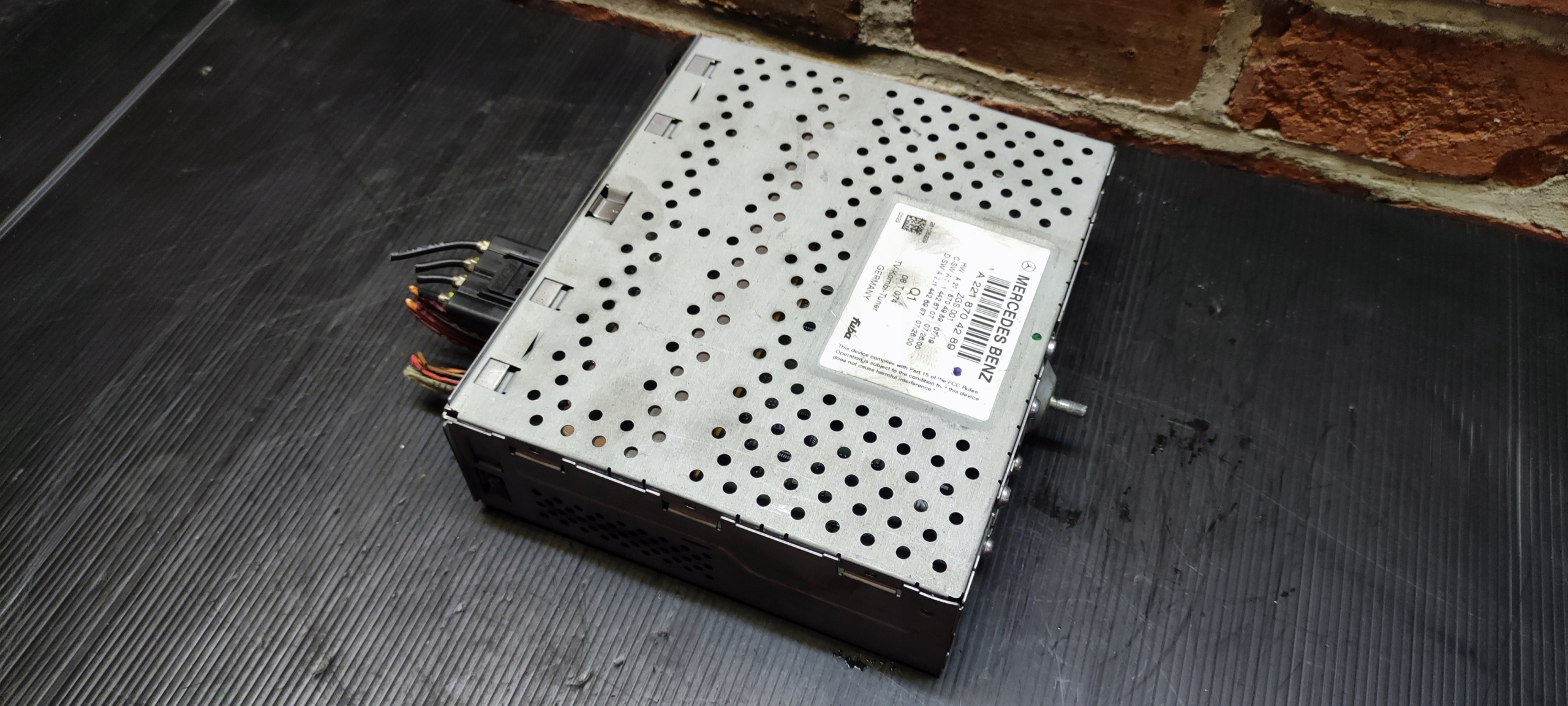 MERCEDES W221 аудио усилитель A2218704289