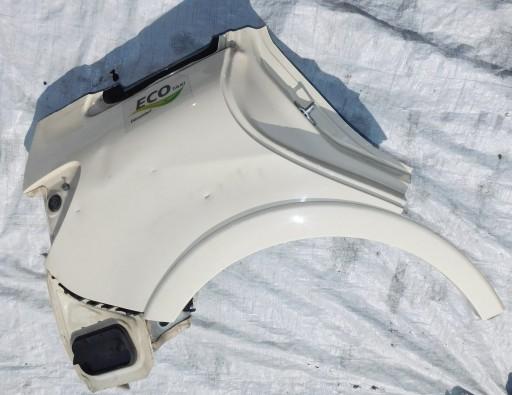 MERCEDES W246 W242 крило правий задній поріг молдинг