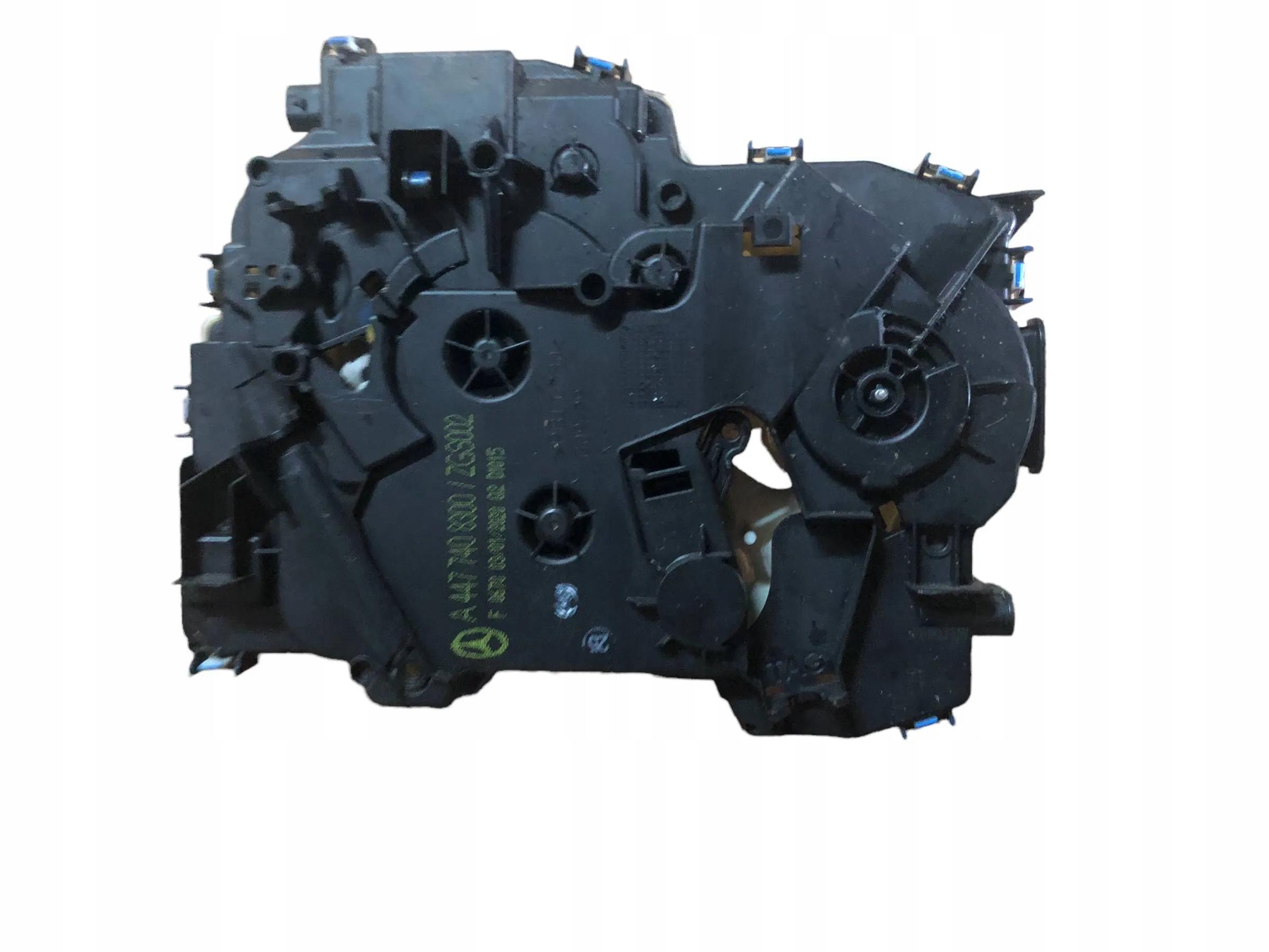 A4477408300 - MERCEDES W447 2014 замок бічних дверей 4477408300