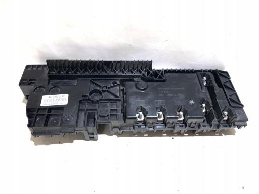 A4475400050 - Блок запобіжників mercedes w447 4475400050