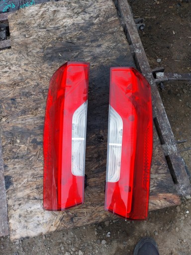 A9108200100 A9108200000 - Mercedes W910 W907 Sprinter Lamp Лише правий назад ідеальний задній ліворуч